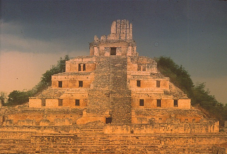 Gratka dla entuzjastów archeologii - piramida Edzna