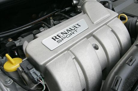 18.08.2006 Warszawa samochod Renault Clio RS model 2006Fot.Piotr Kowalczyk