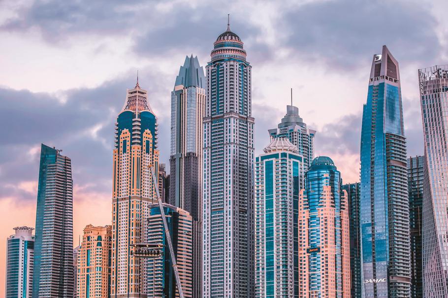 ZEA, Dubaj. To największe miasto Zjednoczonych Emiratów Arabskich od lat stara się udowadniać, że nigdzie na świecie nie realizuje się tak szalonych architektonicznie pomysłów