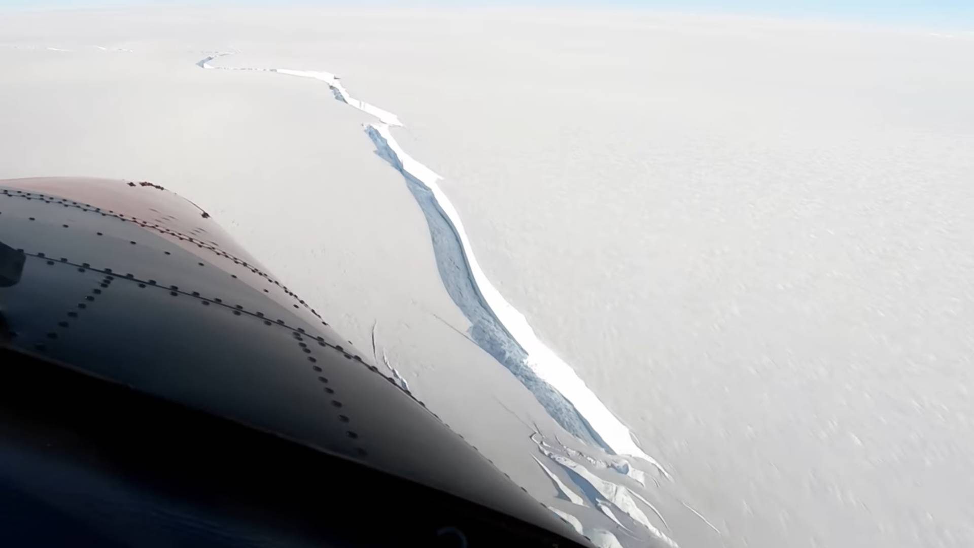 Góra lodowa wielkości Nowego Jorku oderwała się od lodowca na Antarktydzie. To nie wynik zmian klimatu