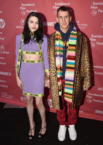 Frances Bean Cobain i Jeremy Scott na premierze filmu o Kurcie Cobainie