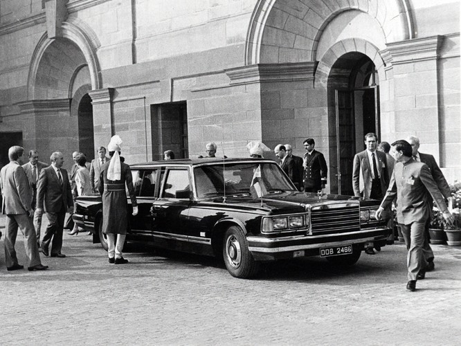 Michaił Gorbaczow i ZiŁ 41052