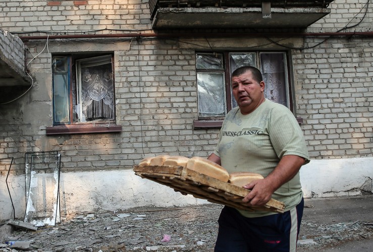 Ludzie w oblęzonym Iłowajsku żyją pod ziemią