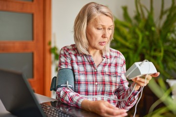 Mennyi idő, mire új terápia után beáll a vérnyomás? Az orvos válaszol