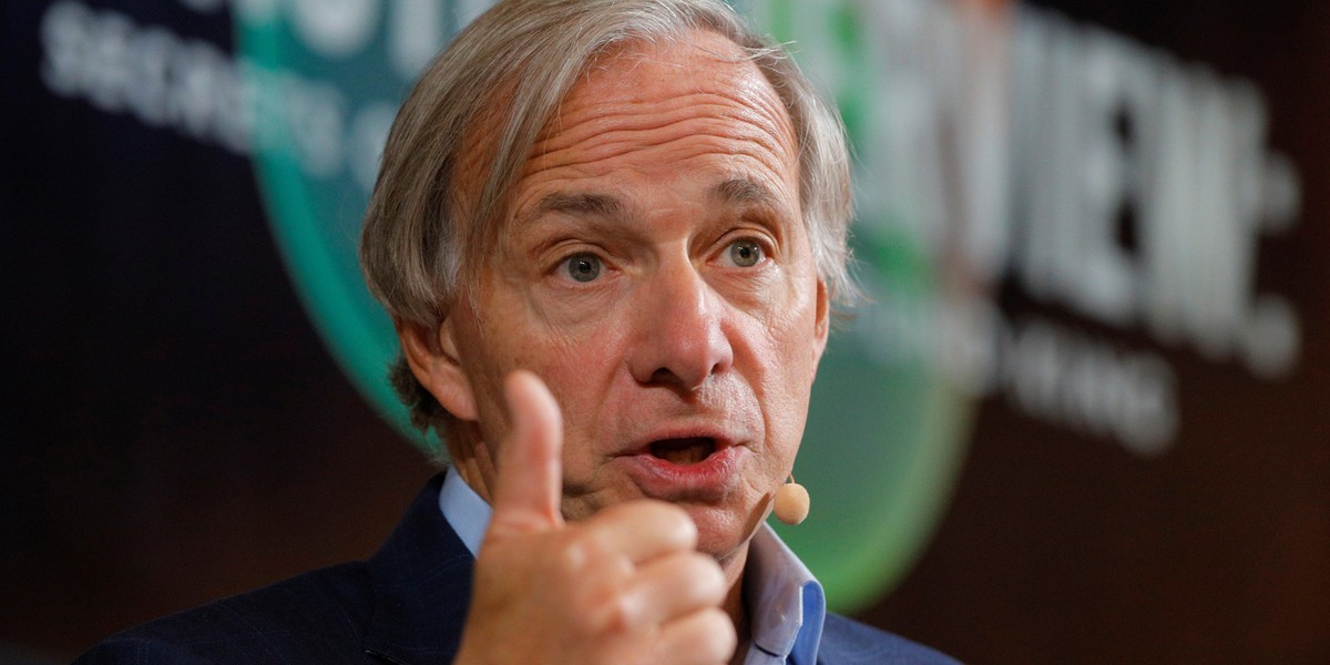 Ray Dalio osobiście zaaprobował milion dolarów odszkodowania dla kobiety wyrzuconej z jego firmy za romans