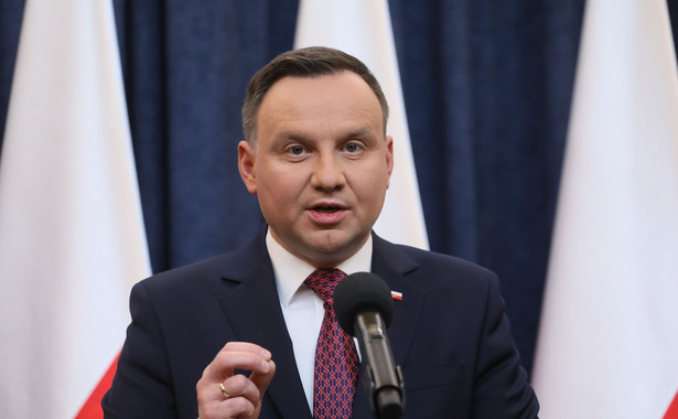 Prezydent Andrzej Duda poinformował w środę po południu, że podjął decyzję o podpisaniu przygotowanych przez siebie: nowelizacji ustawy o KRS i ustawy o SN.