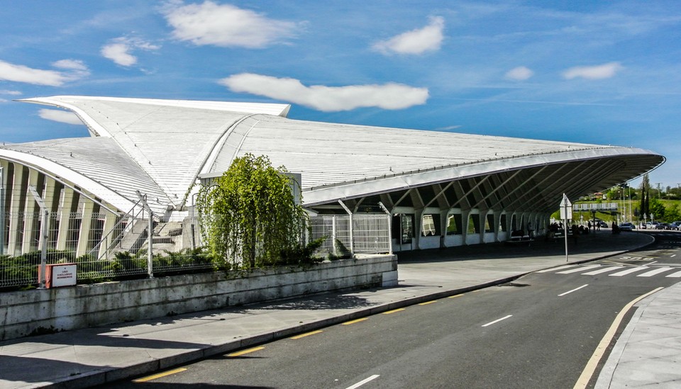 Port lotniczy Bilbao, Hiszpania