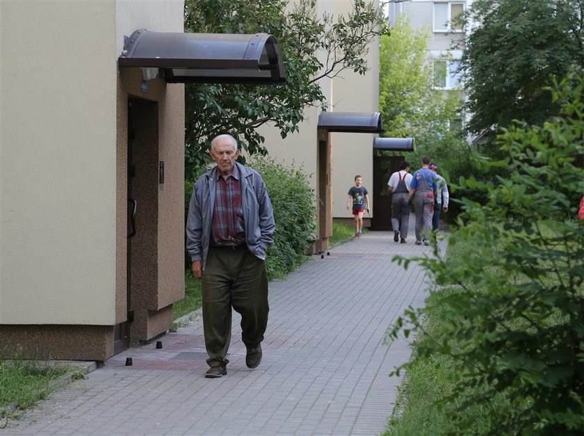 Deweloper każe płacić za chodnik