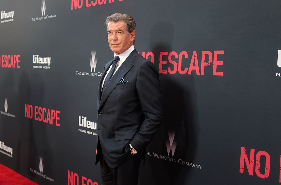 Pierce Brosnan z synami na premierze filmu "No Escape"