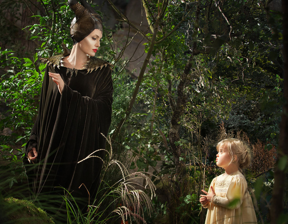 Angelina Jolie i Vivienne Jolie-Pitt w filmie "Czarownica"