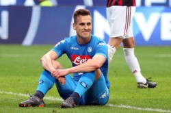 Milik powinien strzelić gola w meczu z AC Milan. Polak zmarnował doskonałą okazję