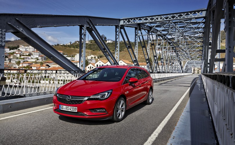Opel astra sports tourer