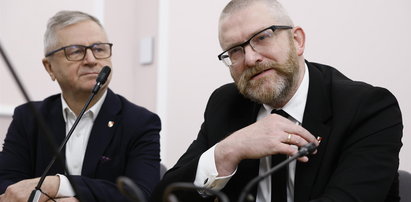 Sejm przyjął ważną uchwałę. Zdumiewające zachowanie dwóch posłów