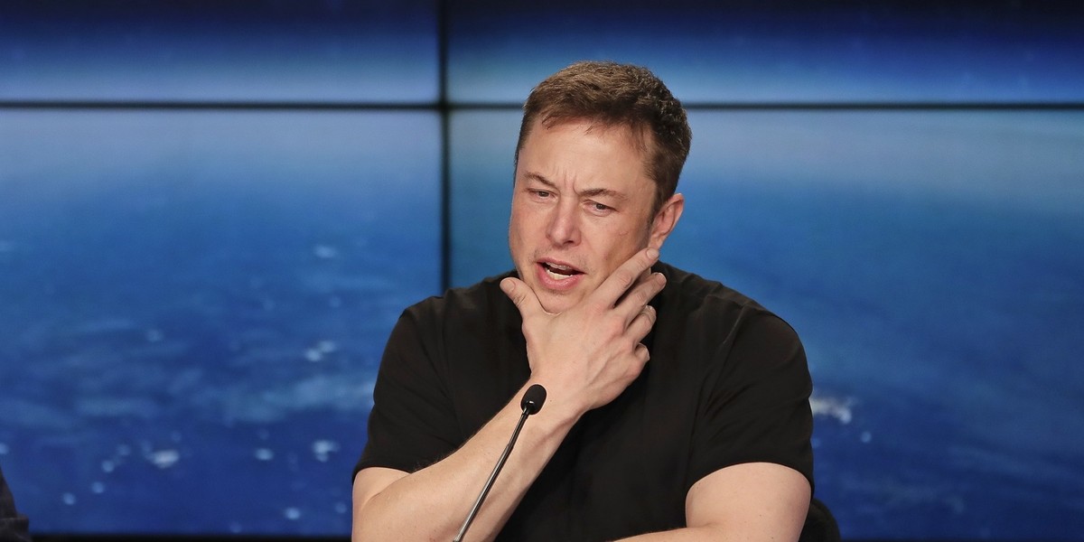 Elon Musk ma coraz większe kłopoty. Jego tweetami o "zabezpieczonym finansowaniu" ściągnięcia Tesli z giełdy zajął się Departament Sprawiedliwości USA