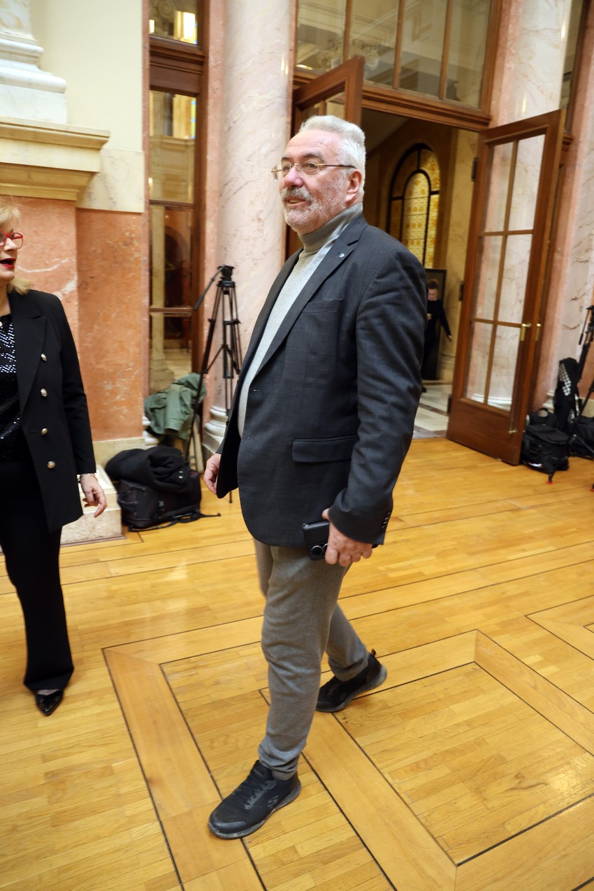 Nestorović želi da održi percepciju samouverenosti i zato se nikada ne izvinjava