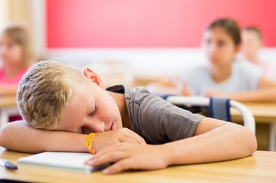 Rodzice żądają milionów za reformę oświaty. Powód? Przeciążenie nauką