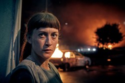 A gdyby odizolować niebezpieczne dzielnice od reszty Szwecji? Mocny serial kryminalny