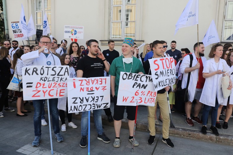 Manifestacja lekarzy w Warszawie
