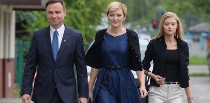 Kinga Duda. Od pilnej studentki do imprezowiczki