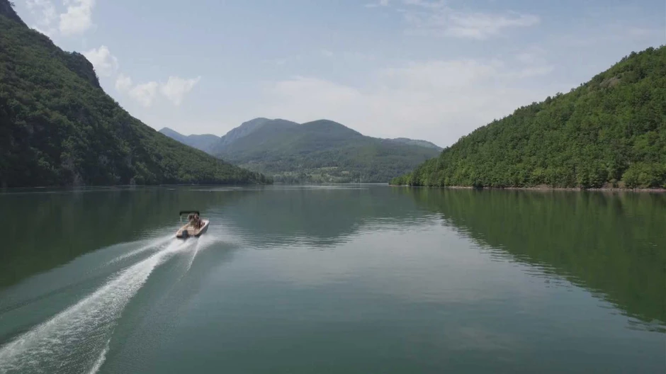 Bajina Bašta jezero Perućac srpski Malidivi