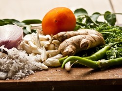 Naturalne antybiotyki ze spiżarni – bezpieczne i zawsze pod ręką. Do stosowania nie tylko w chorobie!