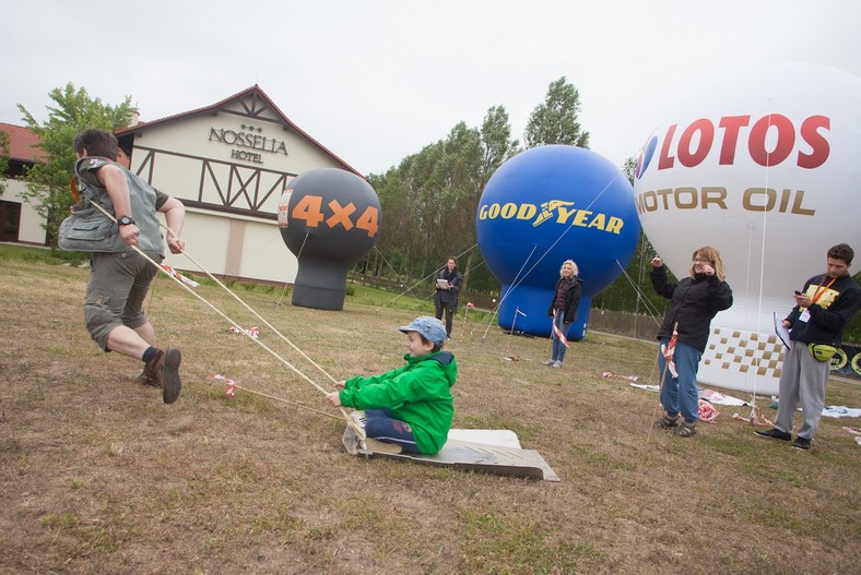 Auto Świat 4x4 Family Adventure w 2014 r