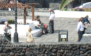 Teraz nowy zasiłek 1700 zł z ZUS dla każdego: da oszczędności z obsługi świadczeń, ułatwi pomoc dla potrzebujących wsparcia