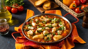 Pyszny obiad na piątek. Podajemy przepis, Ty gotujesz. Aromatyczny gulasz z ryb