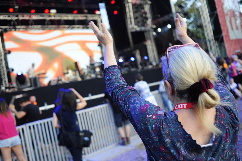 Egzit bend Bitipatibi