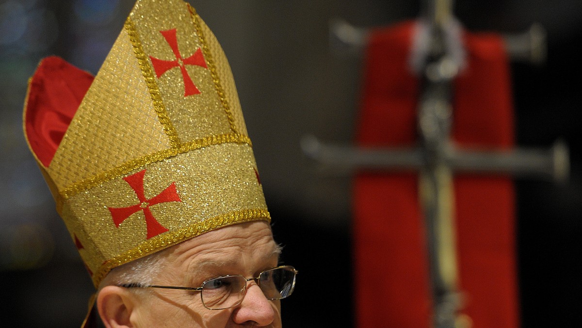 Przewodniczący Konferencji Episkopatu Polski, metropolita przemyski abp Józef Michalik powiedział podczas niedzielnej mszy rezurekcyjnej w Przemyślu, że "trzeba walczyć o zdrowy chrześcijański patriotyzm, który każe w drugim człowieku widzieć brata". W kazaniu rezurekcyjnym hierarcha odniósł się też do reformy nauczania historii w szkołach. Jego zdaniem, "to jest dramat".