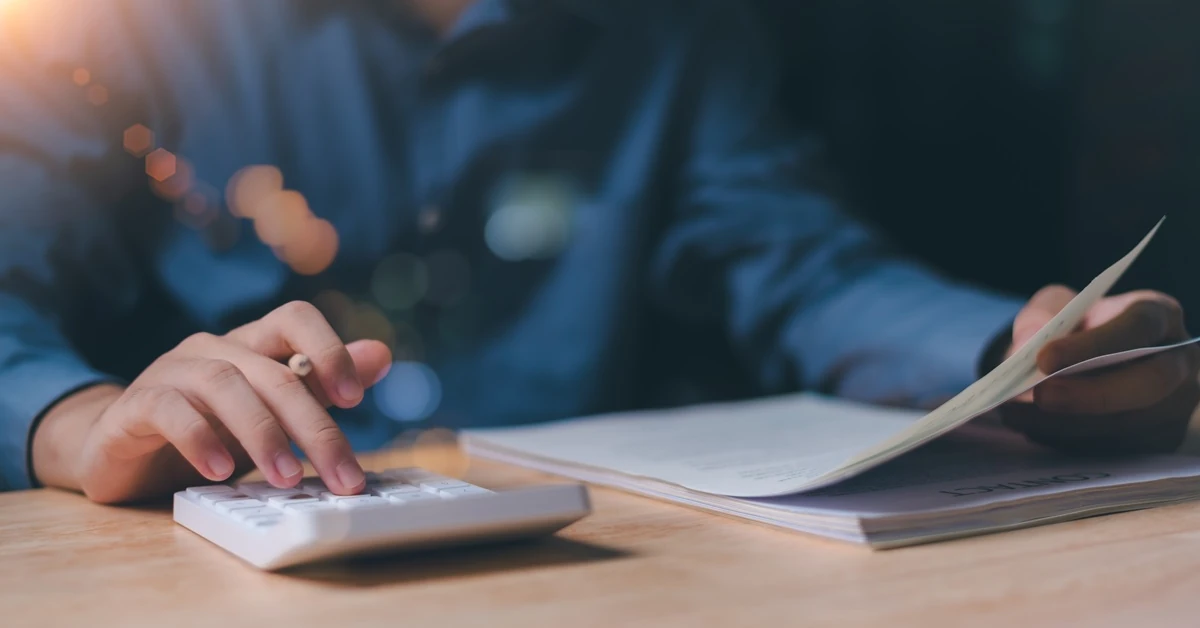 Przedawnienie długu u komornika. Kiedy i jak można umorzyć taki dług? Czy dług u komornika można rozłożyć na raty?