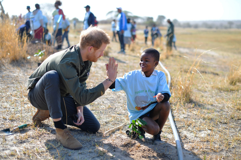 Książę Harry podczas jednej z podróży po Afryce (Botswana, 2019 r.)