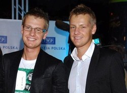 Bracia Mroczek na planie "M jak miłość" profesjonalni w każdym calu