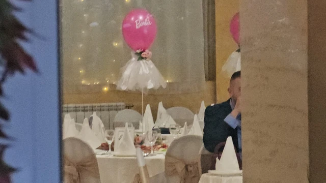 Zavirite na krštenje Miličine i Terzine ćerke: Za Barbaru roze baloni, mama se baš potrudila oko dekoracije (FOTO)