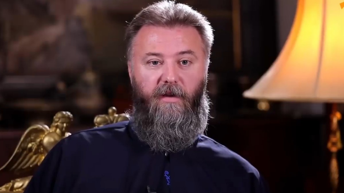 Poznati sveštenik otkrio šta se zapravo radi sa jelkom i badnjakom