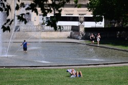 Jak przeżyć upały? RCB opublikowało PORADNIK