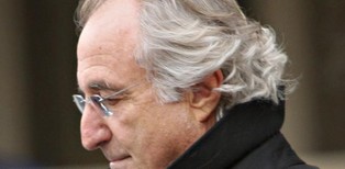 Bernie Madoff, twórca największej w historii piramidy finansowej, zmarł w więzieniu