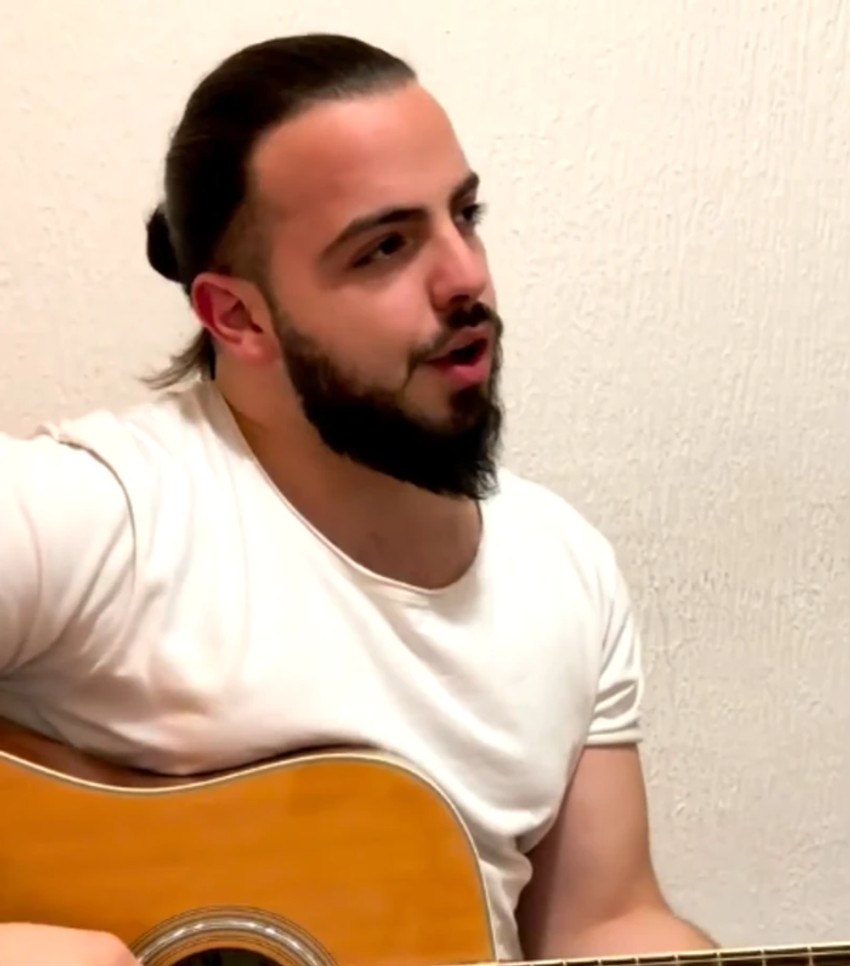 Edis Agić radio kao konobar