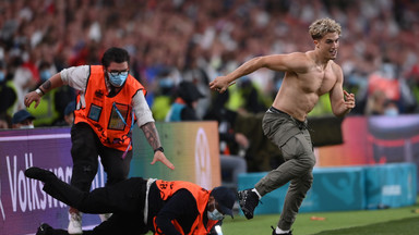 Kibic przerwał finał Euro 2020. Stewardzi nie mogli go złapać!