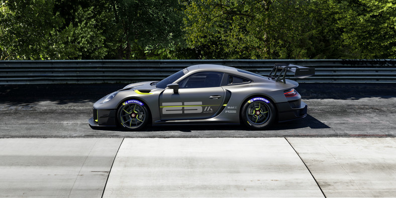 Porsche 911 GT2 RS Clubsport 25