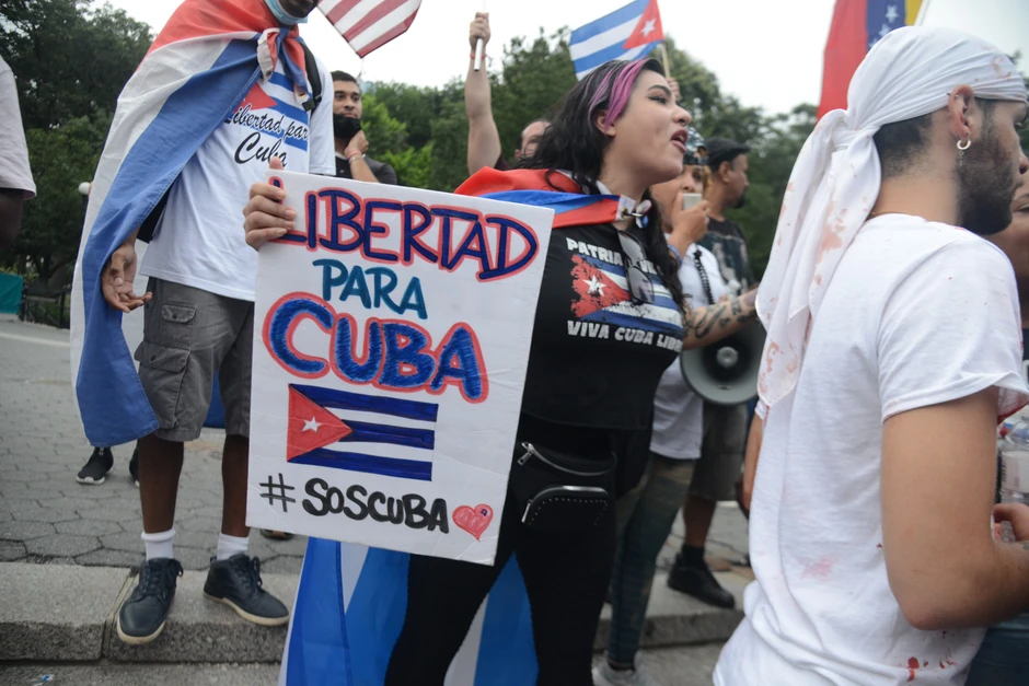 Protesti protiv kubanske vlasti na ulicama Njujorka