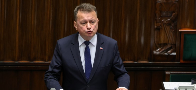 Błaszczak pokazuje "ostateczny dowód" ws. rakiety pod Bydgoszczą. "Tomczyk powinien połknąć język"