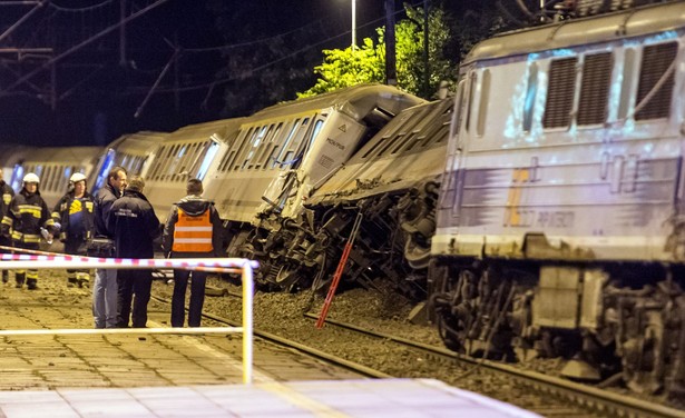 Wypadek kolejowy w Smętowie Granicznym. Prokuratura postawiła zarzut maszyniście