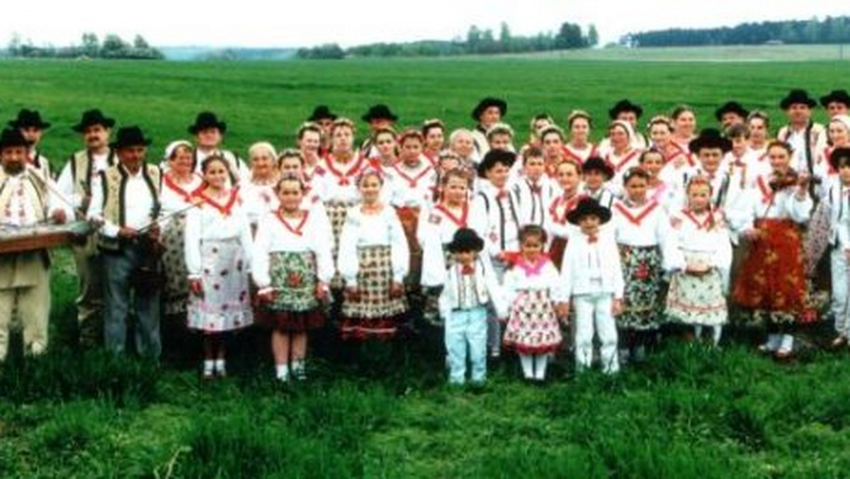 Smaganie śmiergustem, pieczenie drożdżowej paski czy pisanka z gęsiego jaja dla przyszłego męża - to tylko niektóre z wielkanocnych tradycji kultywowanych przez górali bukowińskich, którzy na początku XIX wieku osiedlili się na terenach Bukowiny.