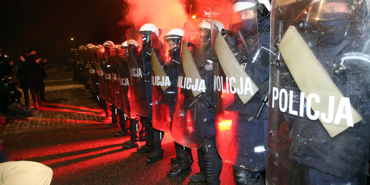 Komenda Główna Policji zleciła badanie, w którym sprawdzi zaufanie społeczne do policji.