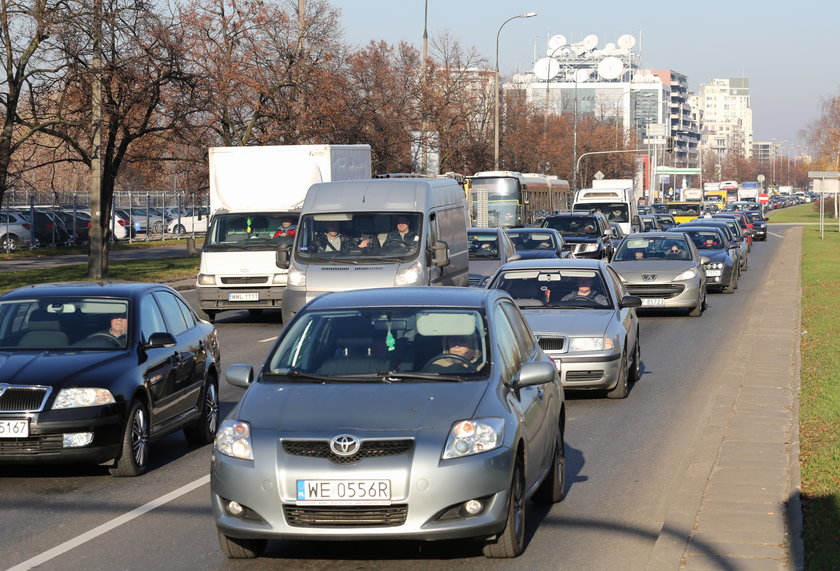 Kierowcy stracili w korkach 1,4 mld zł