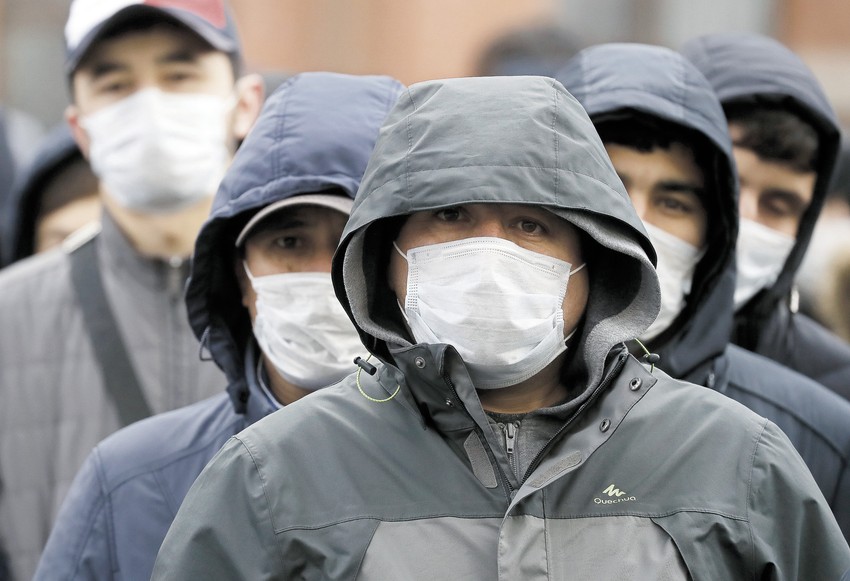 Nikud bez zaštite: Širom planete maske su postale najtraženiji artikal