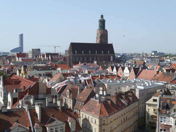 Panorama Wrocławia - widok na miasto z dachu uniwersytetu.