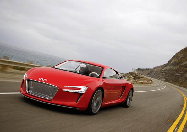 Audi E-tron: Bezgłośne napięcie