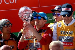 Kobayashi najlepiej zarabiającym skoczkiem narciarskim. Zobacz, ile w tym sezonie 'zgarnął' Stoch